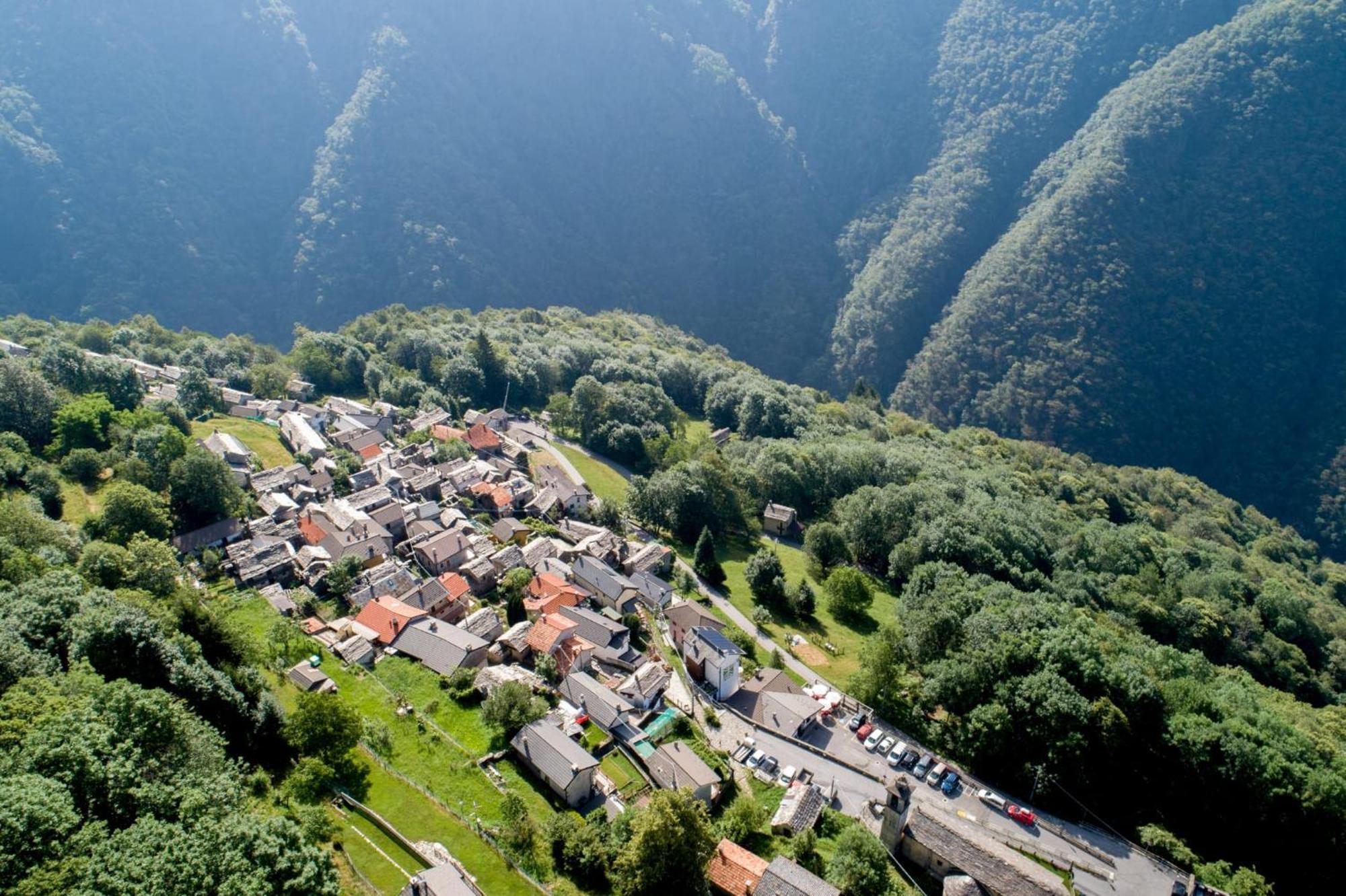 Ostello Valgrande Cicogna Buitenkant foto